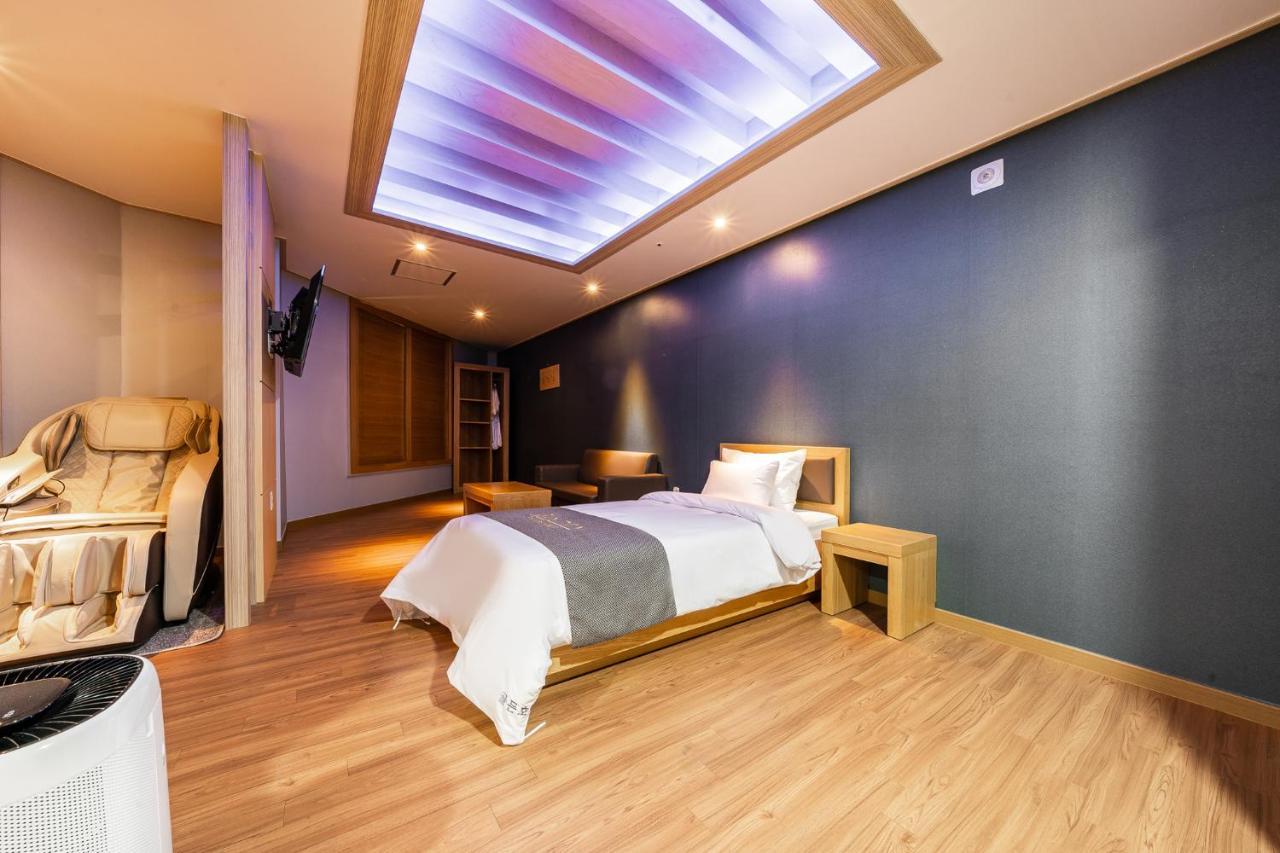 Golden Business Hotel Seosan Экстерьер фото
