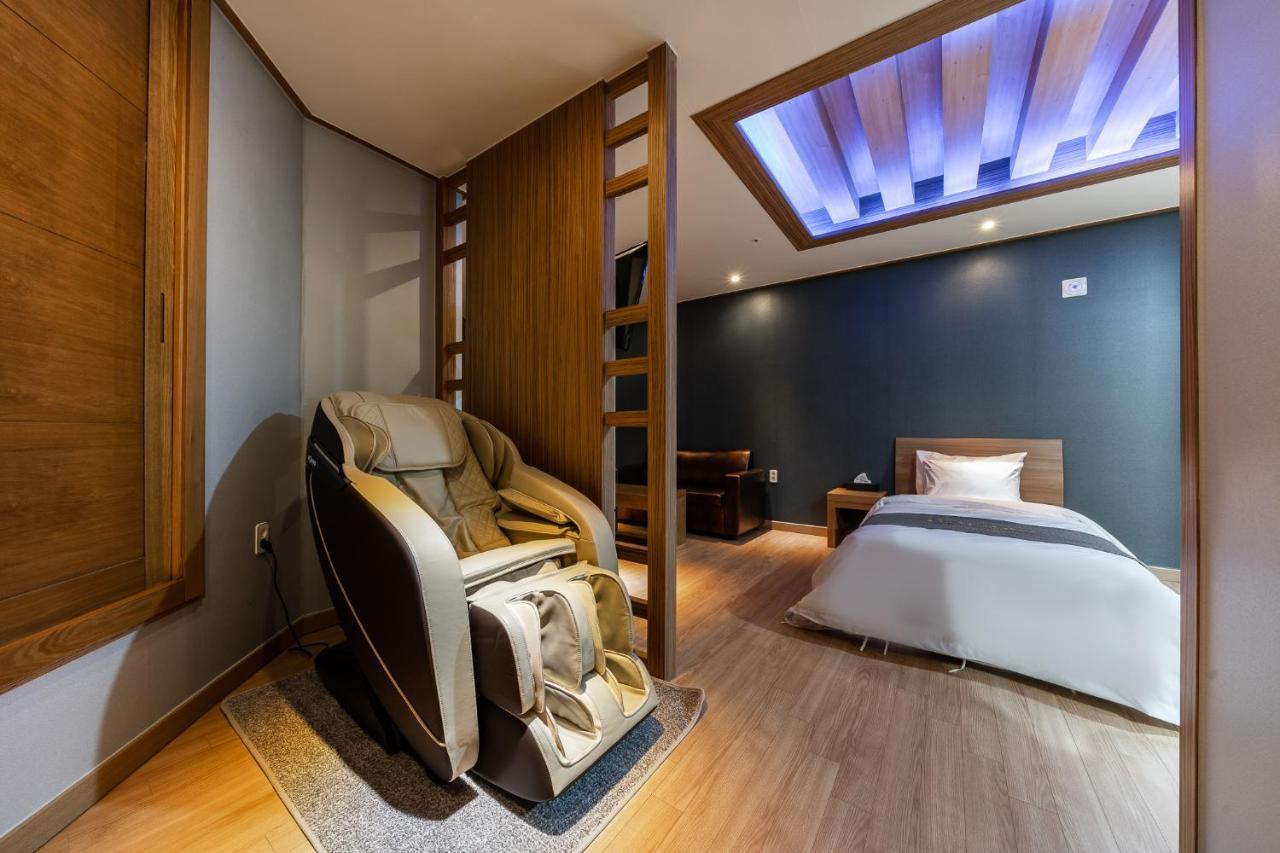 Golden Business Hotel Seosan Экстерьер фото