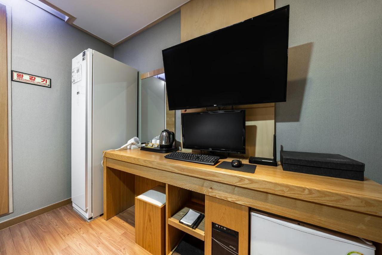 Golden Business Hotel Seosan Экстерьер фото