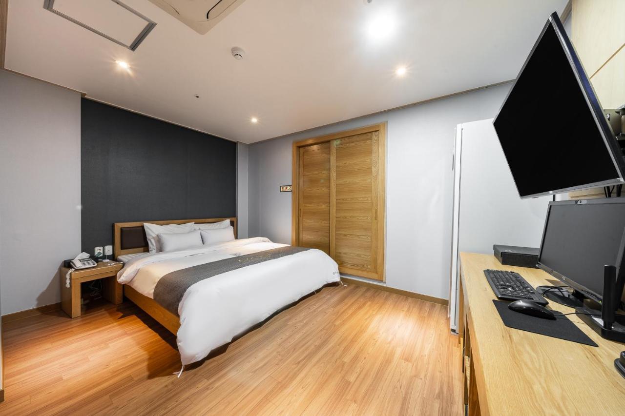Golden Business Hotel Seosan Экстерьер фото