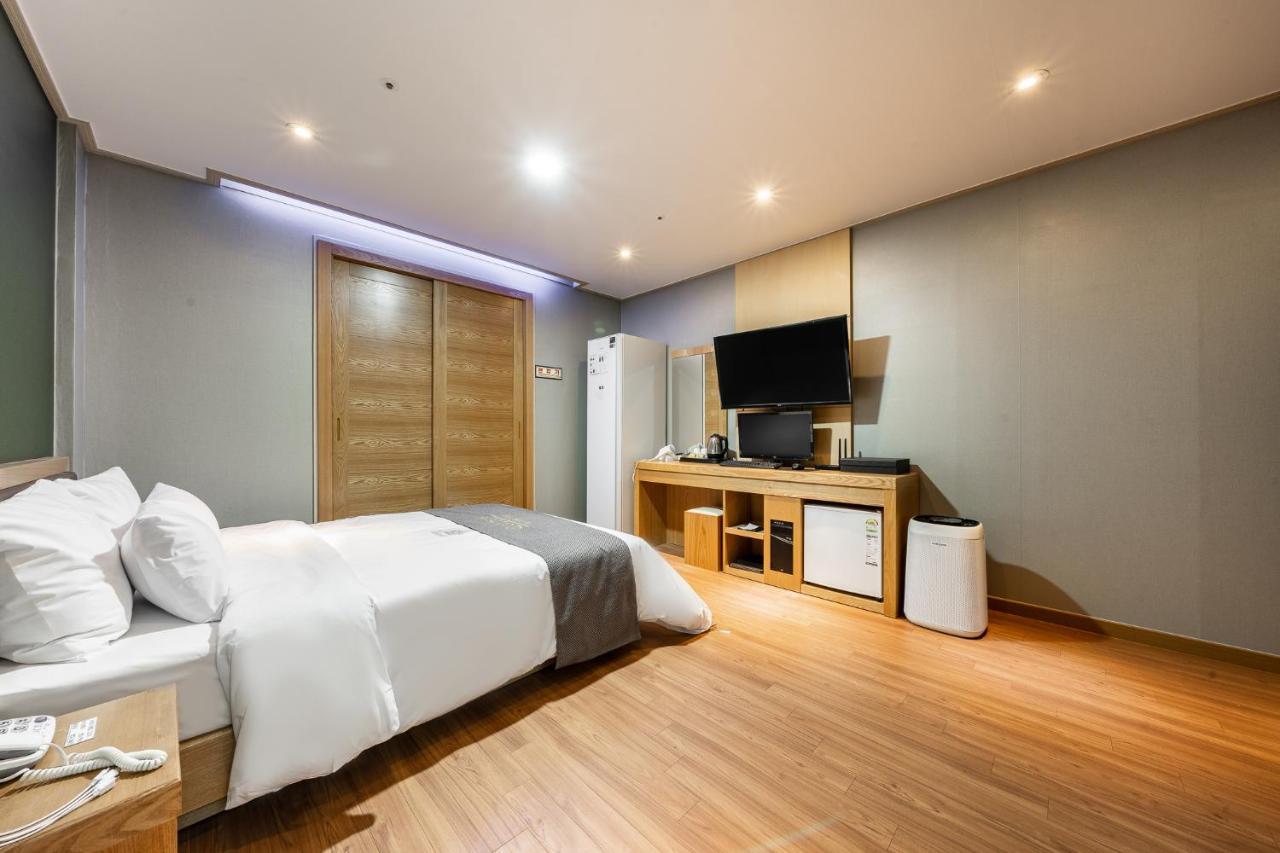 Golden Business Hotel Seosan Экстерьер фото