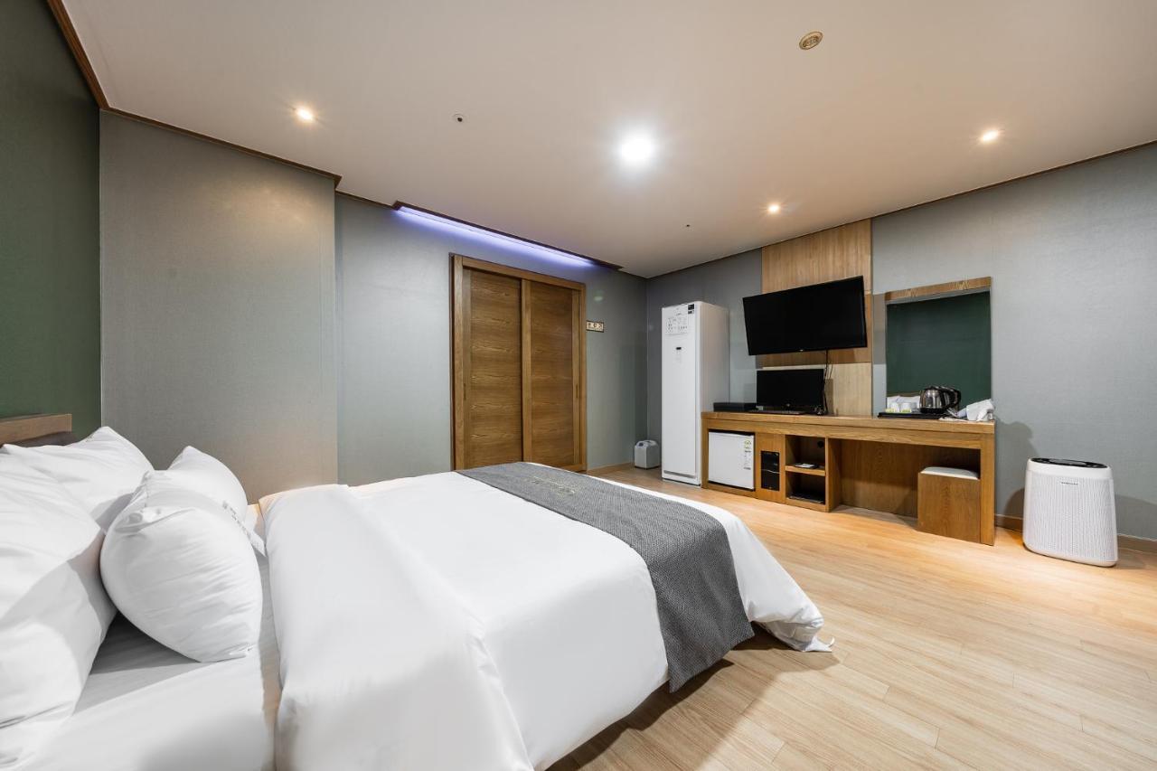 Golden Business Hotel Seosan Экстерьер фото