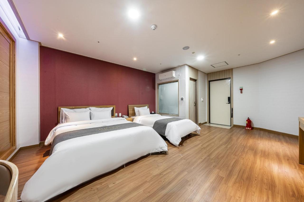 Golden Business Hotel Seosan Экстерьер фото