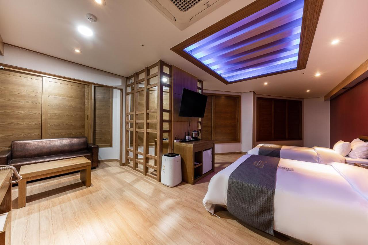 Golden Business Hotel Seosan Экстерьер фото