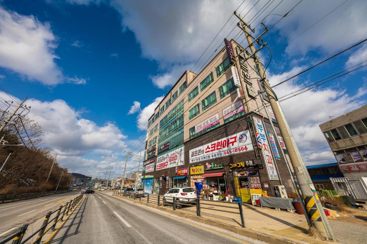 Golden Business Hotel Seosan Экстерьер фото