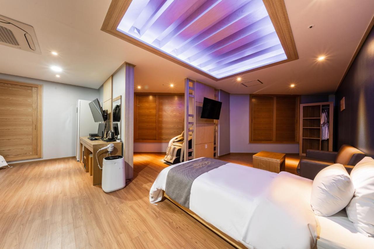 Golden Business Hotel Seosan Экстерьер фото