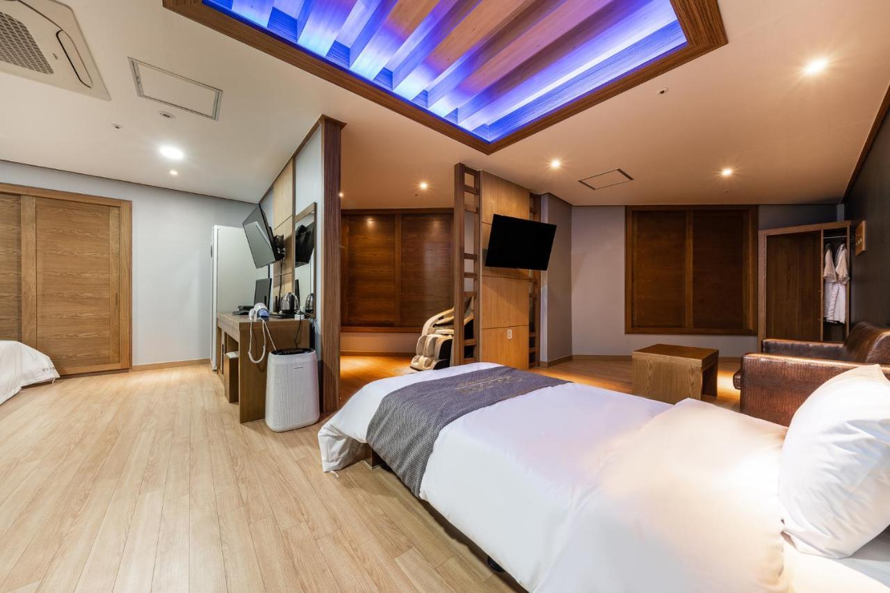 Golden Business Hotel Seosan Экстерьер фото
