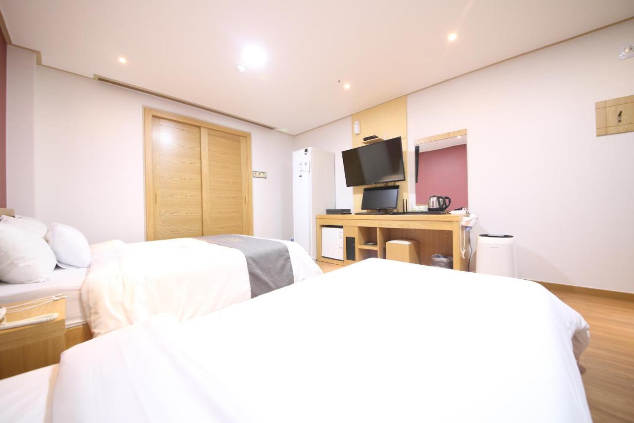 Golden Business Hotel Seosan Экстерьер фото
